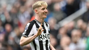 Anthony Gordon (Newcastle sang Liverpool)